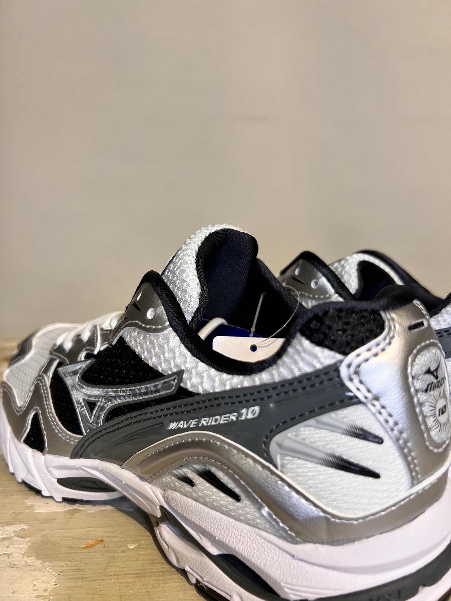 MIZUNO Wave rider 10